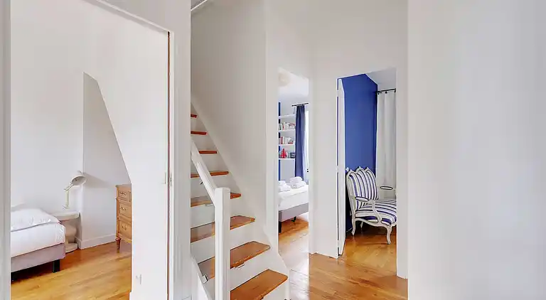 Apartment in Bécon-les-Bruyères