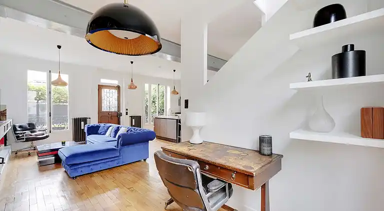 Apartment in Bécon-les-Bruyères