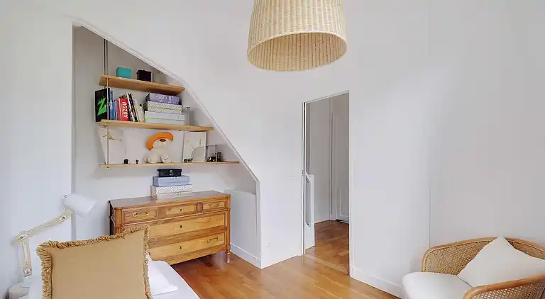 Apartment in Bécon-les-Bruyères