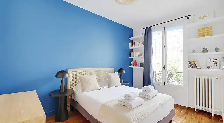 Apartment in Bécon-les-Bruyères