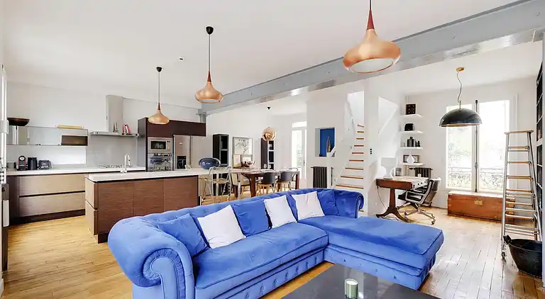 Apartment in Bécon-les-Bruyères