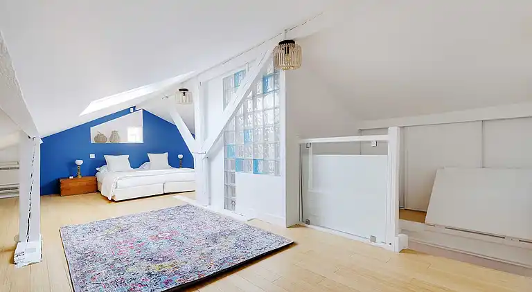 Apartment in Bécon-les-Bruyères