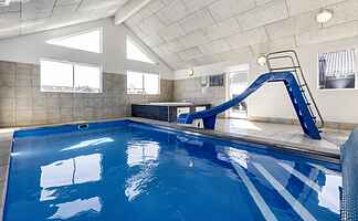 Sommerhus med pool i Nr. Lyngby ved Løkken