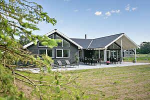 Welcoming summer house with pool in Olpenitz in Northern Ger