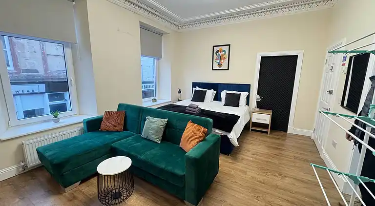 Apartment 3- 216 high Street