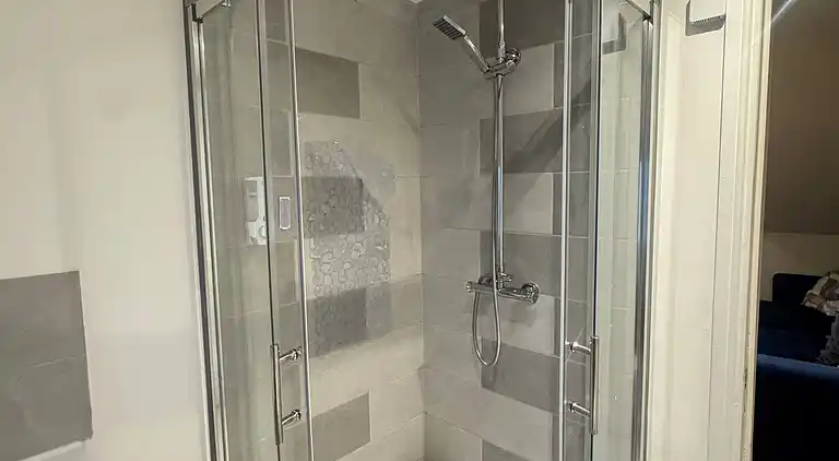 Apartment 3- 216 high Street