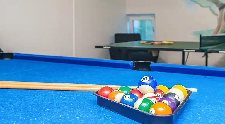 2 rooms w/partially seaview