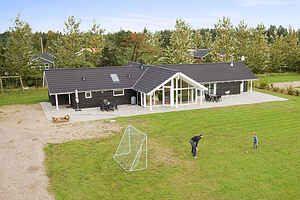 Luxuriös ausgestattetes Poolhaus in Virksund bei Viborg mit 