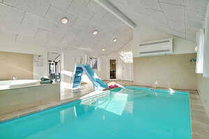 Stort hus med basseng til 20 personer i Kegnæs på Als