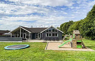 Poolhus på Nordals med vandland og aktivitetsrum