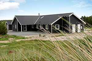 Stort sommerhus i Vejers rett ved Nordsjøen