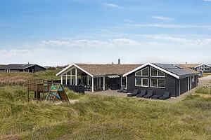Holiday home with pool 400 metres from the beach in Søndervi