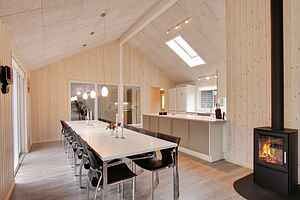 Wheelchair-accessible summer house by Henne Strand