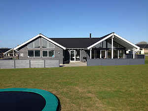 Luksussommerhus med basseng ved Skåstrup Strand