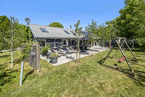 Arkitekttegnet feriehus i det skønne Tisvildeleje til 16 per