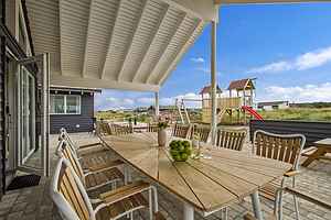 Lovely summer house for up to 18 people in Søndervig.