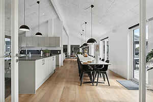 Luksuriøst feriehus nær Ålbæk – med kino, basseng og aktivit