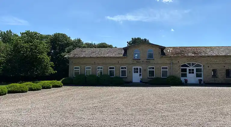 Großes Landhaus nahe Wald und Grenze