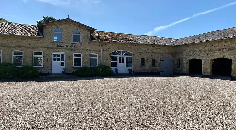 Großes Landhaus nahe Wald und Grenze