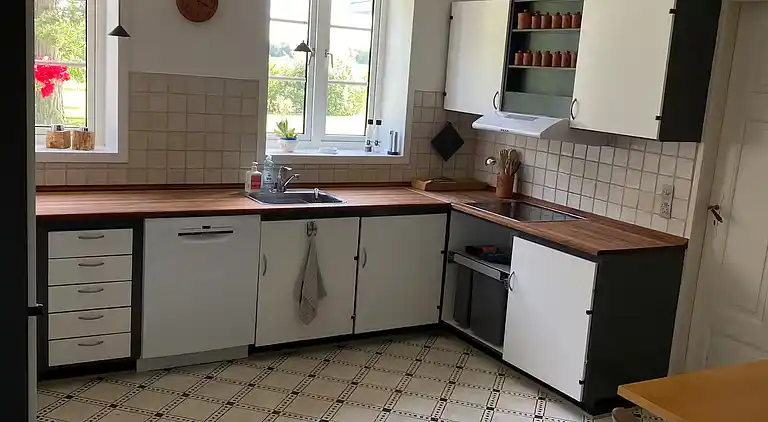 Großes Landhaus nahe Wald und Grenze