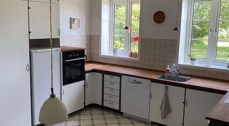 Großes Landhaus nahe Wald und Grenze