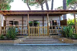 Cozy 2 bedroom Cabin sleeps 5 in Lido di Spina, Italy -