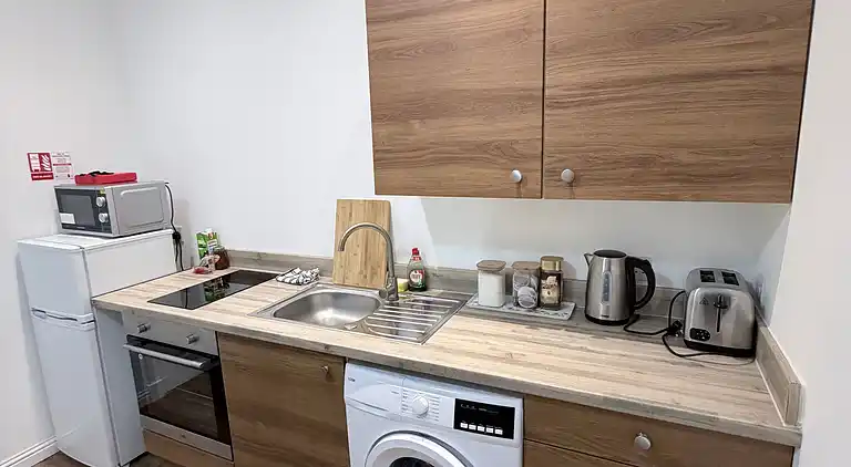 Apartment 3- 216 high Street