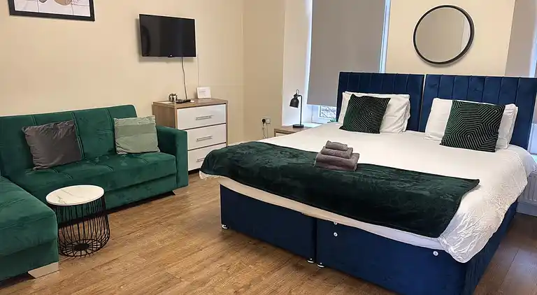 Apartment 3- 216 high Street