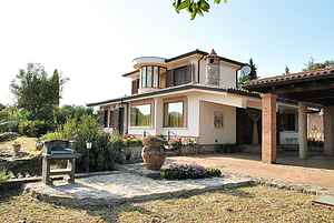 Villa Uva e Stelle in the quiet of the green hills