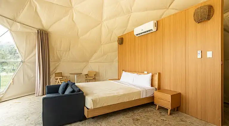 Bubble Glamping, Kingsize-Bett, wir haben 8 solcher