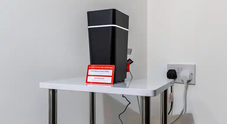 The Elderns • Netflix • Shop • Kostenlose Parkplätze • A1