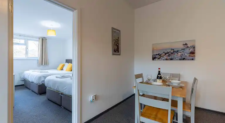 The Elderns • Netflix • Shop • Kostenlose Parkplätze • A1