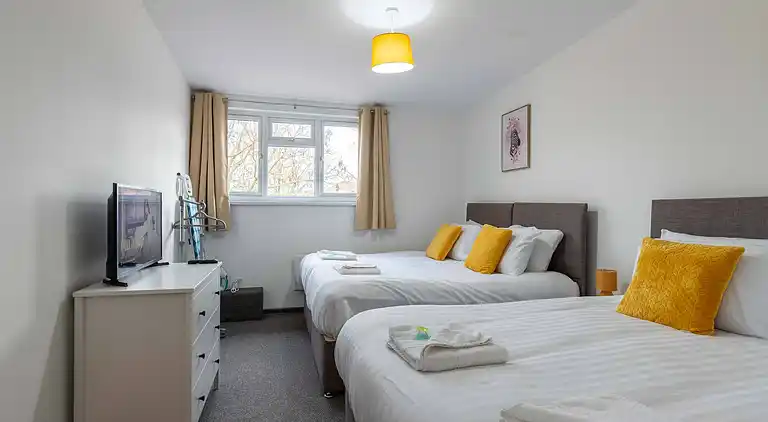 The Elderns • Netflix • Shop • Kostenlose Parkplätze • A1