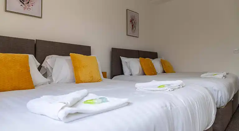 The Elderns • Netflix • Shop • Kostenlose Parkplätze • A1