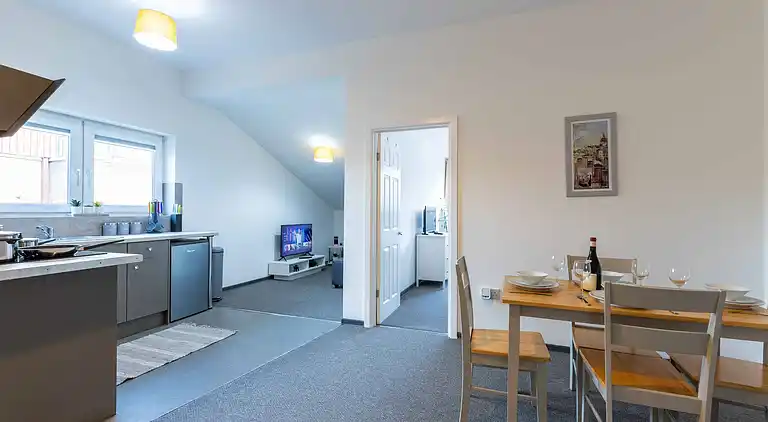 The Elderns • Netflix • Shop • Kostenlose Parkplätze • A1