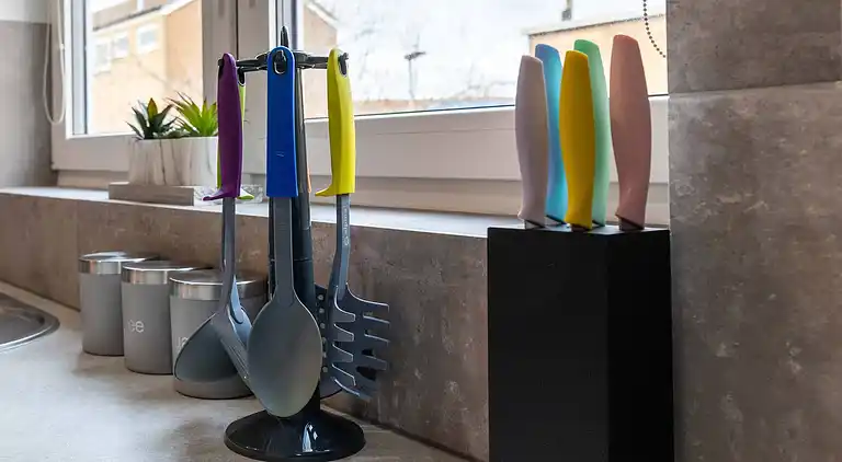 The Elderns • Netflix • Shop • Kostenlose Parkplätze • A1