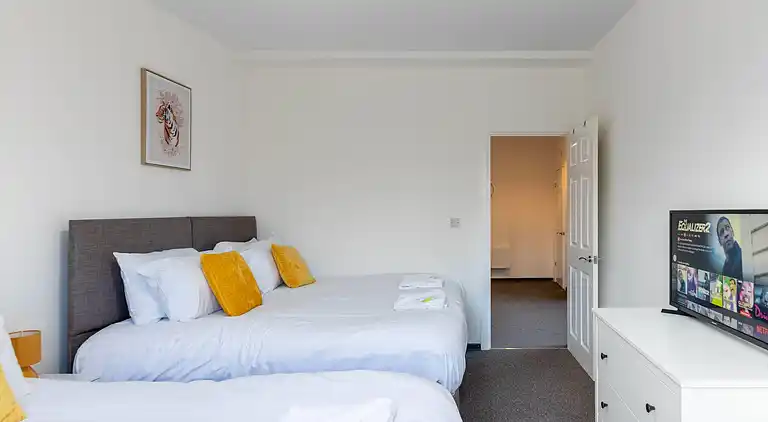 The Elderns • Netflix • Shop • Kostenlose Parkplätze • A1