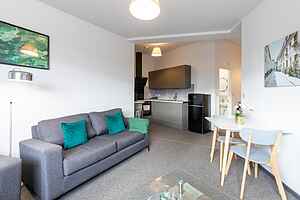 The Elderns 2BR • A1 Nearby• Netflix Parking