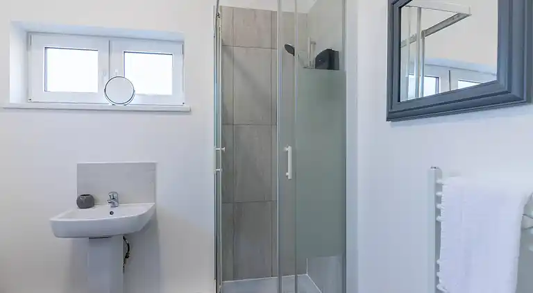 The Elderns • Netflix • Shop • Kostenlose Parkplätze • A1