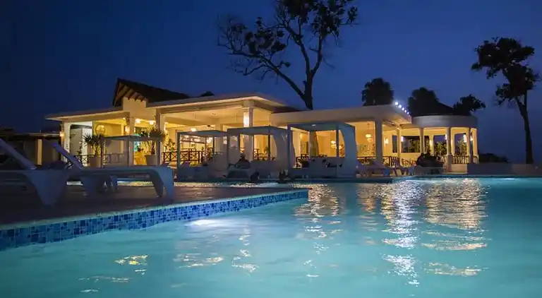 Bubble Glamping, Kingsize-Bett, wir haben 8 solcher