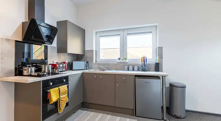 The Elderns • Netflix • Shop • Kostenlose Parkplätze • A1