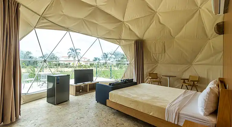 Bubble Glamping, Kingsize-Bett, wir haben 8 solcher