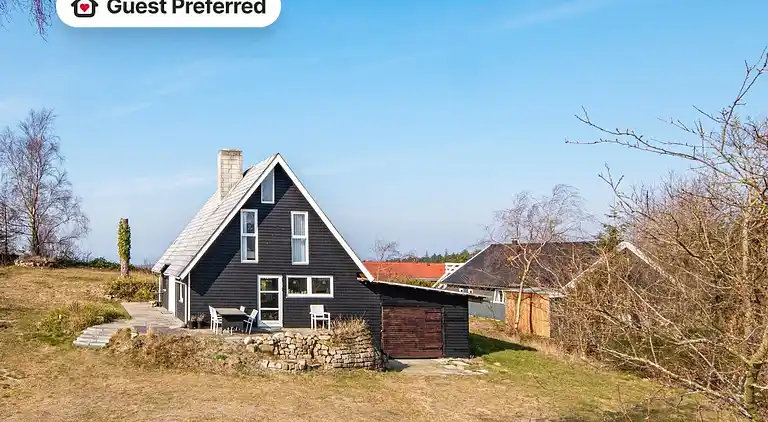 Sommerhus ved Øer Strand