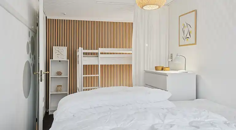 Smuk indrettet 2 værelses lejlighed med havudsigt