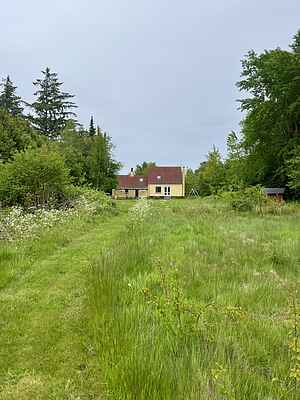 Spacious holiday home on a large natural plot