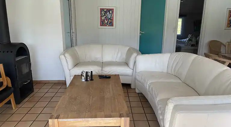 Einladendes Poolhaus