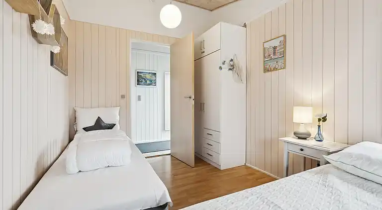 Lovely bright cottage near Karrebæksminde