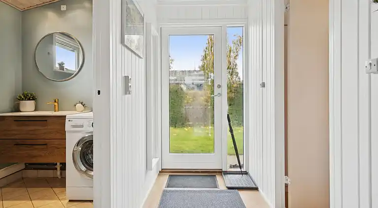 Lovely bright cottage near Karrebæksminde