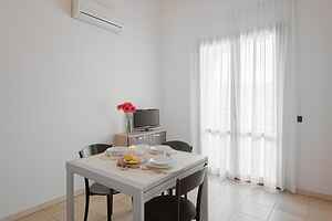 Stylish Residence Le Fontane 1 Bedroom Apartment sleeps 3 