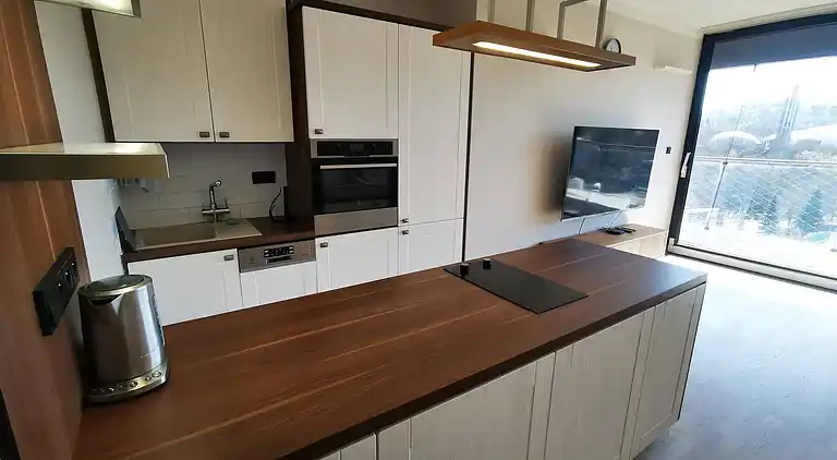 Kostenlose Parkplätze, modernes Apartment in Smichov mit